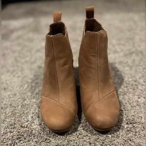 NWOB Toms Kelsey Wedge Bootie - Size 8